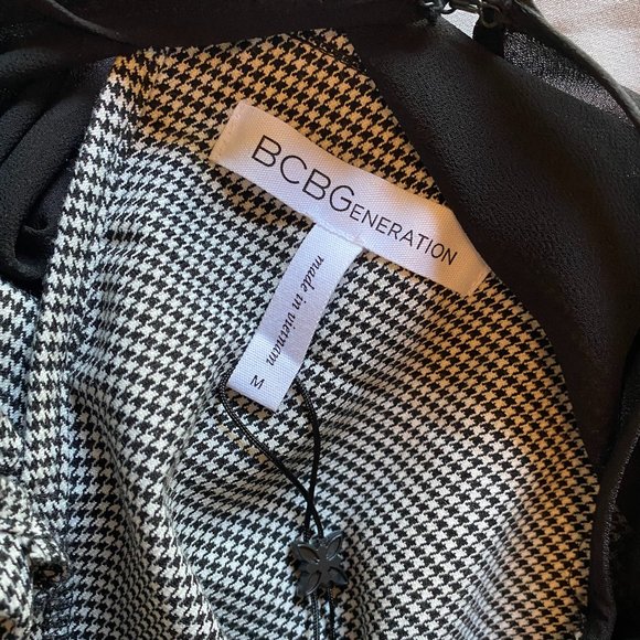 BCBGeneration Women's Ruffle Back Shift Dress - Picture 5 of 5